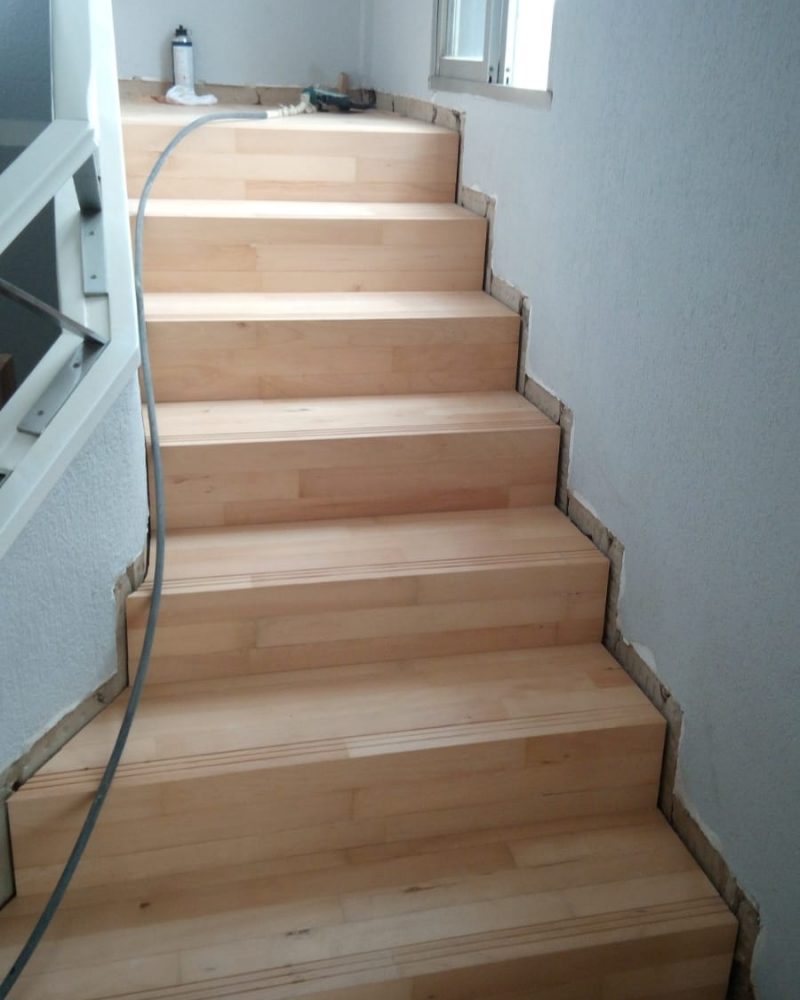 escaleras de madera